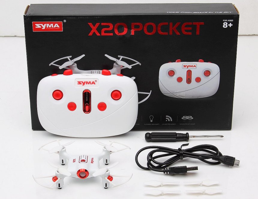 Ecco come vi arriverà a casa il mini drone Syma X20 Pocket, completo di tutto quello che vi serve, incluse le eliche di ricambio