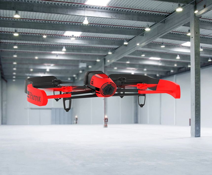 Grazie alla stabilità di volo e alla videocamera da 14MP, il drone Parrot Bebop è ideale per riprese aeree